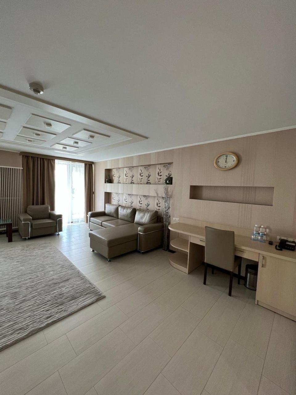 Grand-Marine Hotel & Spa Burlach'ya Balka Buitenkant foto